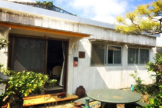 子育て中のママさんでつくる！沖縄の自然でつながる。ママの一歩を応援するコミュニティカフェ「はたけかふぇ。」オープンに向けての、DIY奮闘記！コミュニティスペース内装DIY①