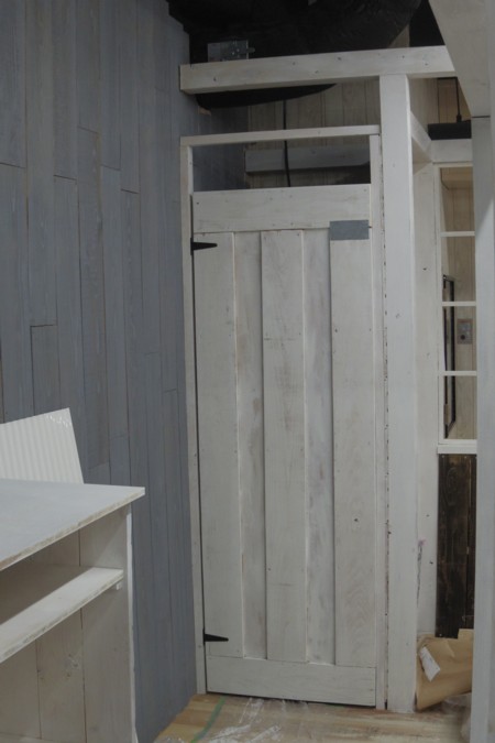 『ドイト×小屋女子』ＤＩＹルームができるまで、、端材で作った収納庫の扉