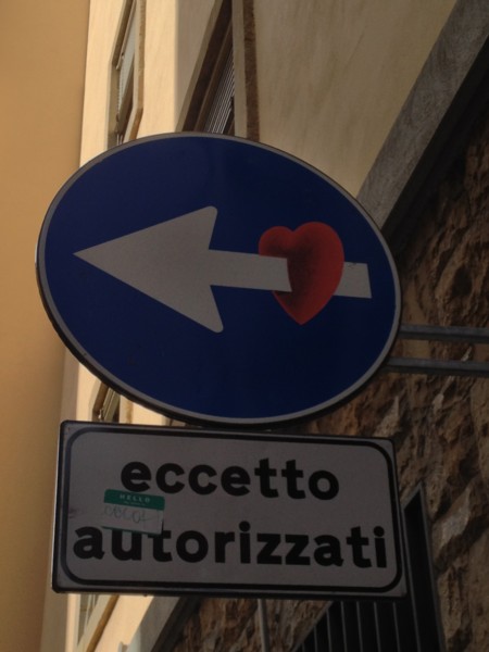 遊び心のあるイタズラinイタリア 標識